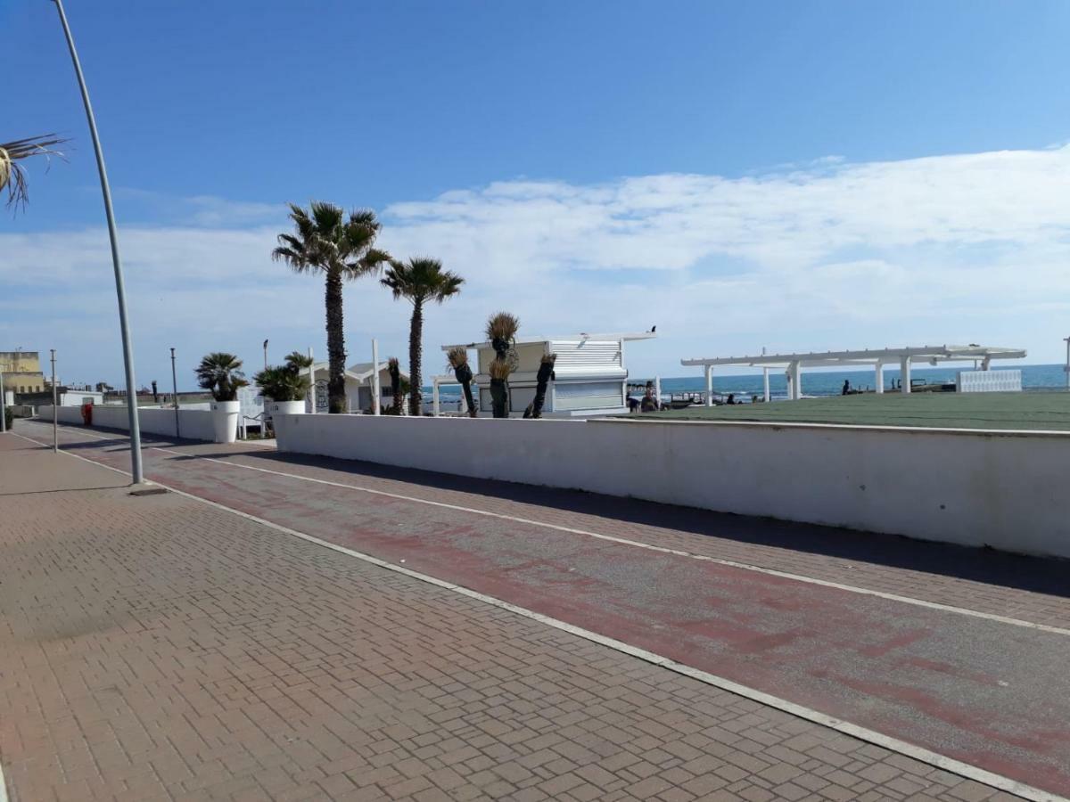 Апартаменты La Terrazza Sul Mare Di Roma, Wifi, Ac Лидо-ди-Остия Экстерьер фото