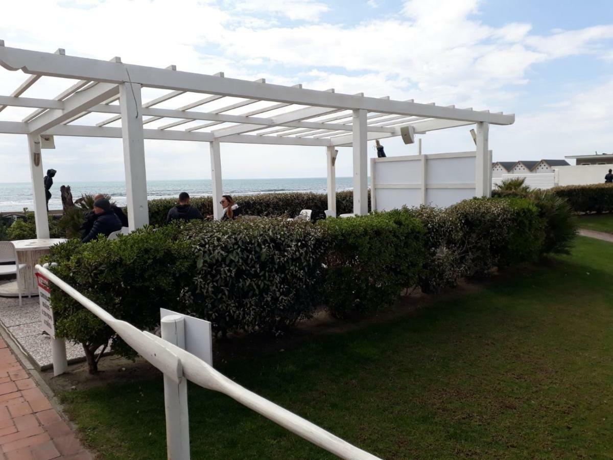 Апартаменты La Terrazza Sul Mare Di Roma, Wifi, Ac Лидо-ди-Остия Экстерьер фото