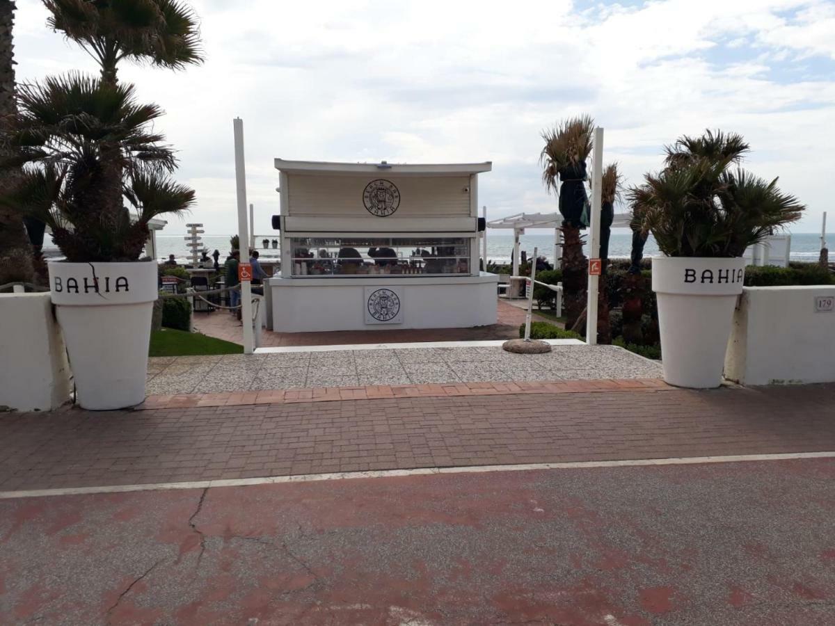 Апартаменты La Terrazza Sul Mare Di Roma, Wifi, Ac Лидо-ди-Остия Экстерьер фото